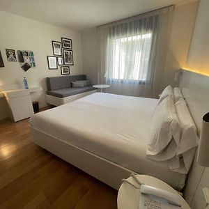 Pol & Grace Hotel